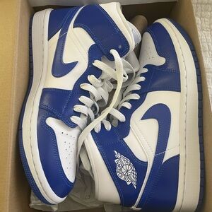 WMNS AIR JORDAN 1 MID SIZE 8